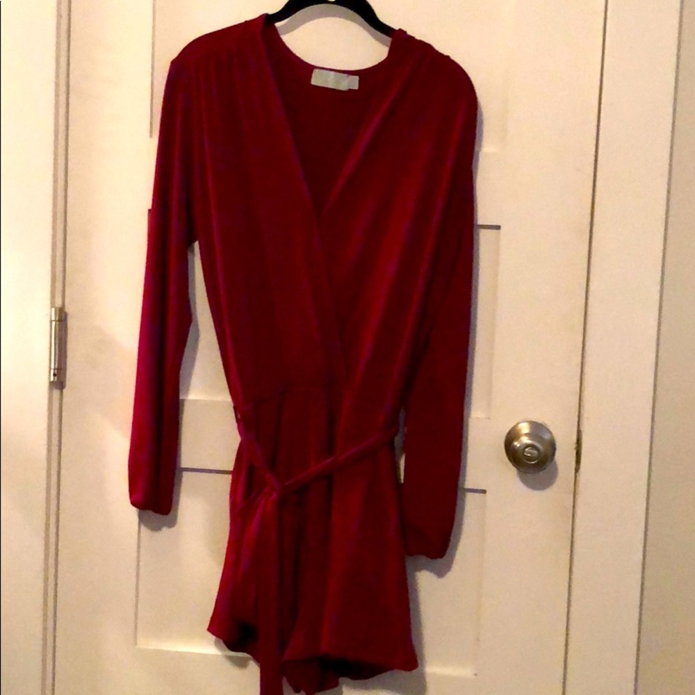 Long sleeve romper, great material!